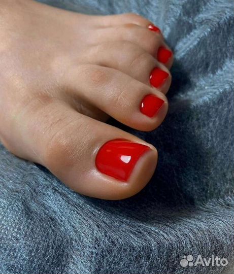 Педикюр с покрытием гель-лаком