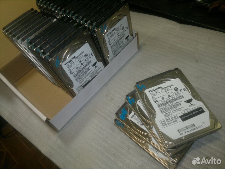 Toshiba 250 гб MK2561gsyn 