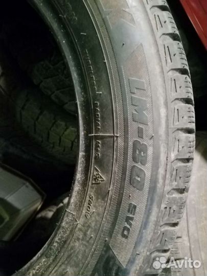Bridgestone Blizzak LM-80 Evo 215/60 R17