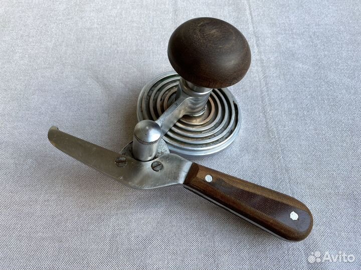 Закаточная машинка для жестяных банок эксклюзив