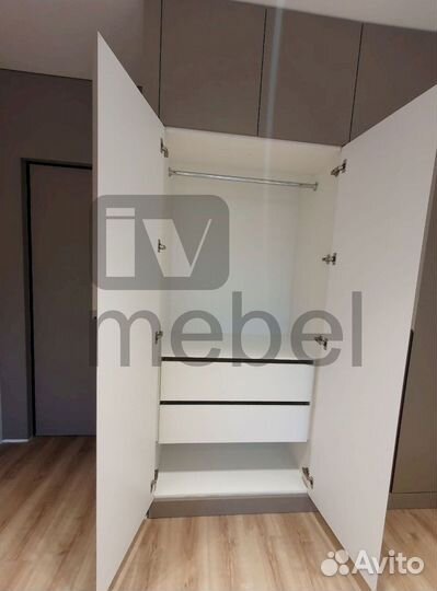 Угловой шкаф