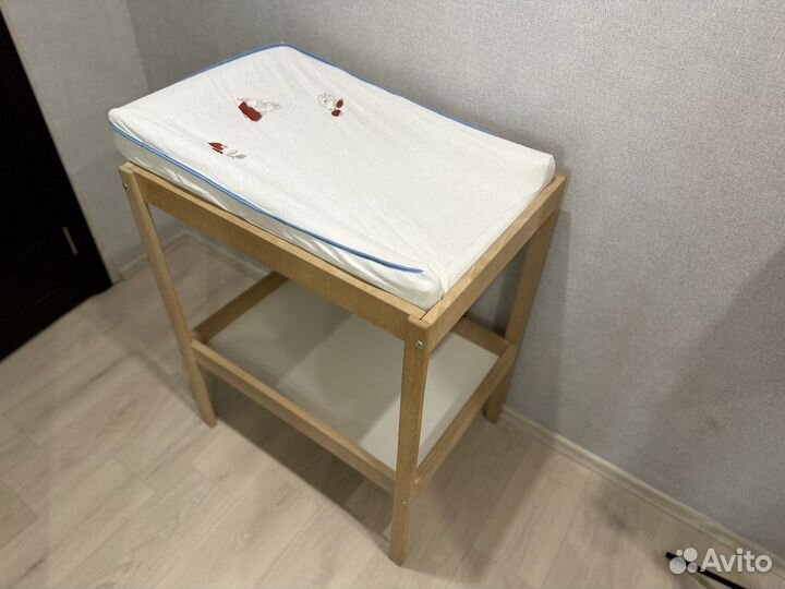 Пеленальный столик IKEA с матрасом