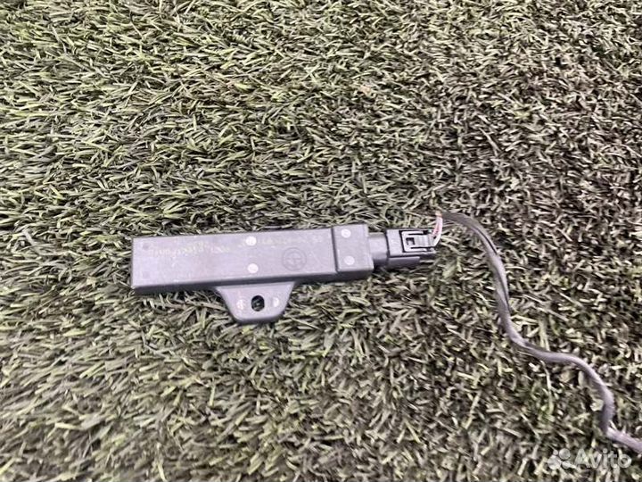 Антенна бесключевого доступа Bmw 5 F10 N20B20 2013