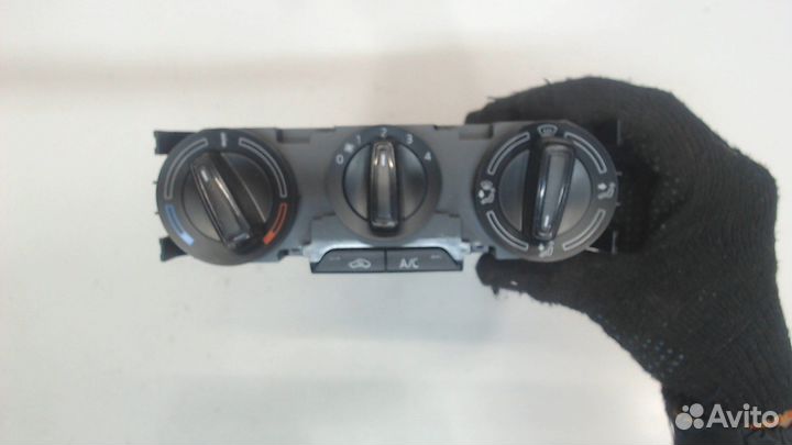 Переключатель отопителя Skoda Fabia, 2021