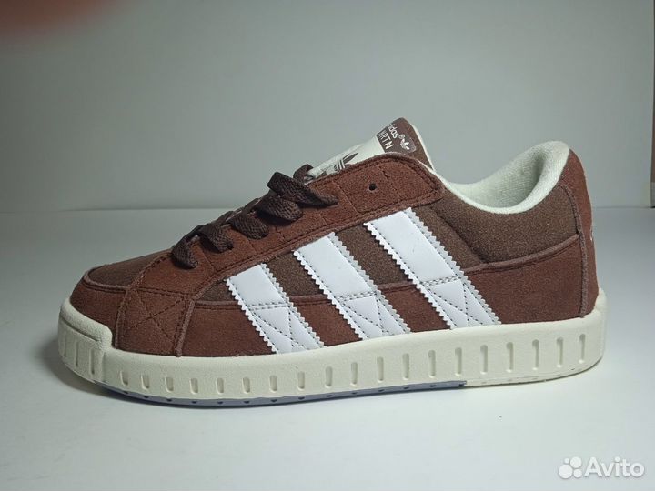 Кроссовки Adidas