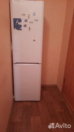 Холодильник бу indesit