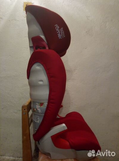 Автомобильное кресло