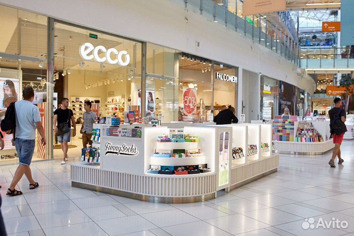 Продавец в магазин носков