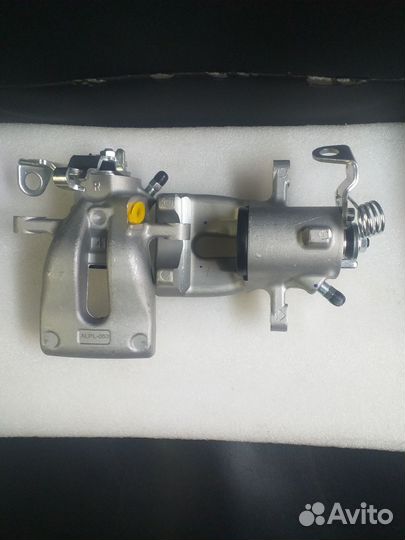 Суппорт задний Opel Zafira B