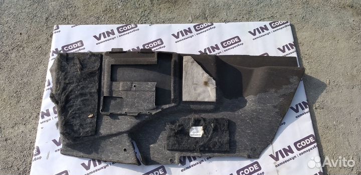 Обшивка багажника левая Mercedes-Benz E-Class