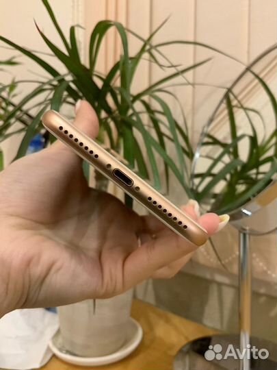 iPhone 8 Plus, 64 ГБ