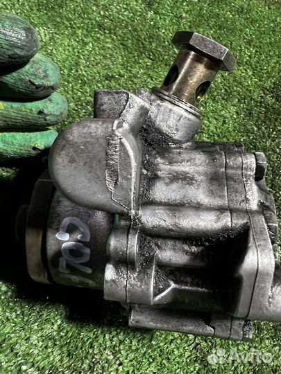 Насос гура Volkswagen Golf 4 1.9