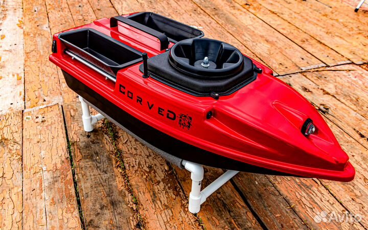 Кораблик для рыбалки и завоза прикормки