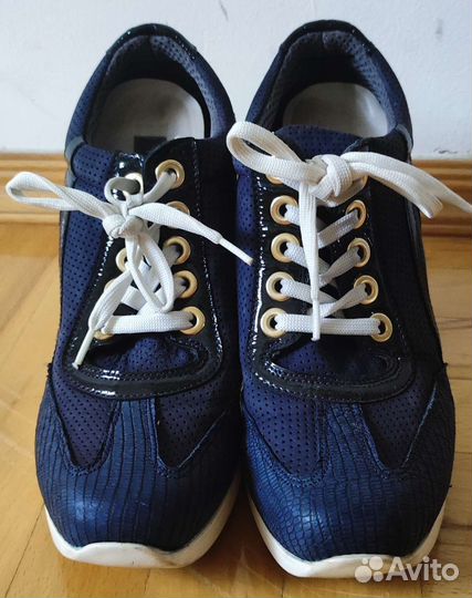 Сникерсы женские