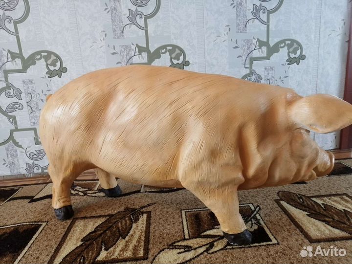 Садовая фигура свинья