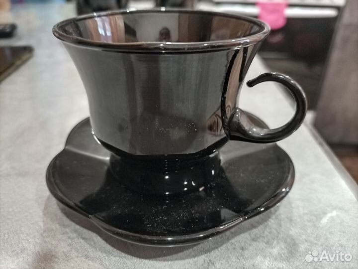 Сервиз из темного стекла