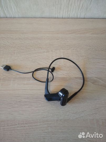 Наушники надкостные