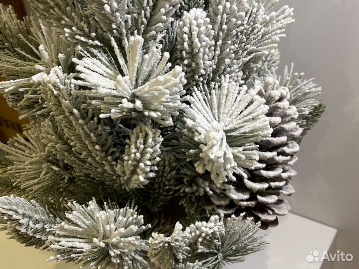 Елка искусственная заснеженная