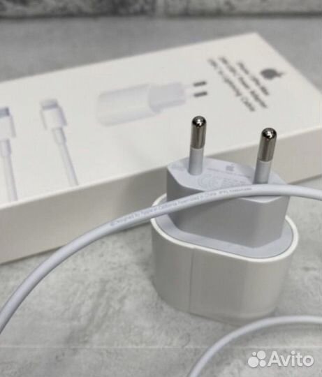 Оригинальная зарядка на iPhone