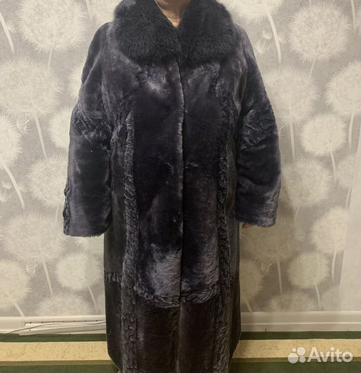 Шуба мутоновая с ворртником чернобурая лиса