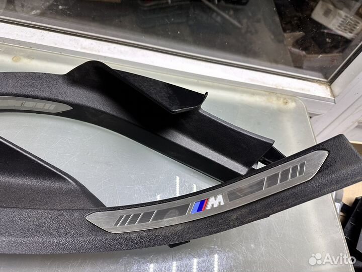 Порожки с подсветкой с проводкой bmw g05