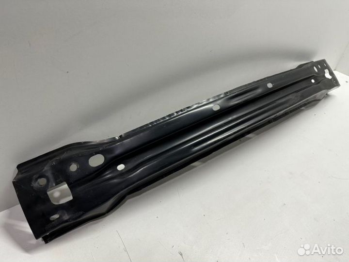 Усилитель бампера передний Toyota Camry V70/V75