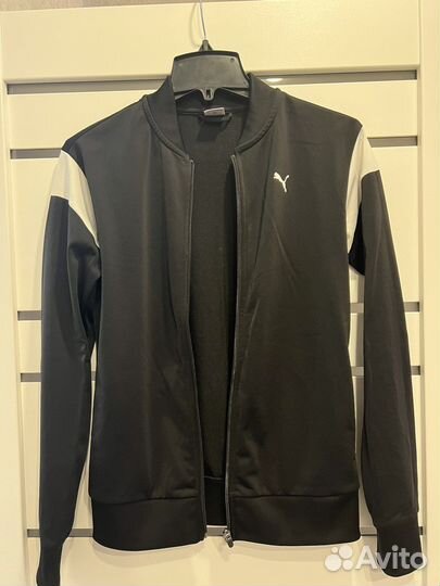 Спортивный женский костюм