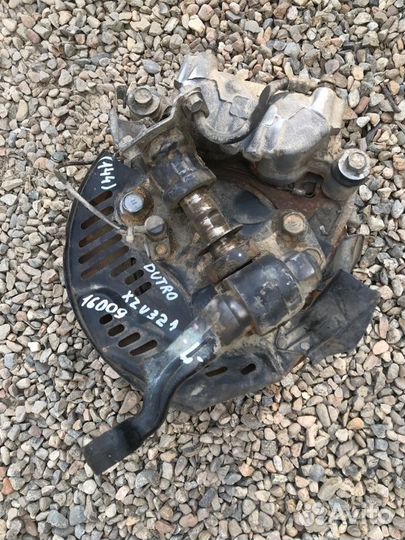 Поворотный кулак левый Hino Dutro XZU321 S05D 2004