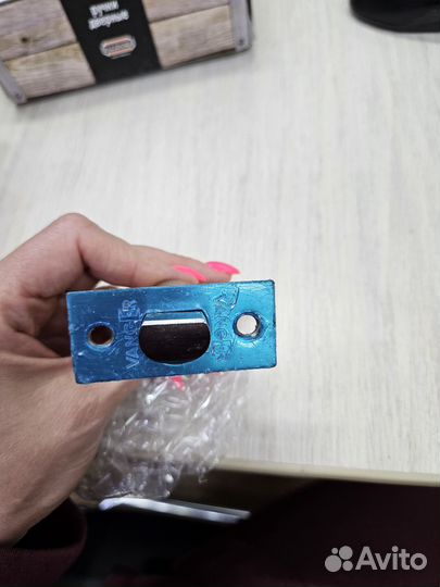 Ручка шарик с защелкой