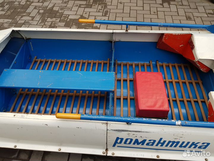 Лодка Романтика