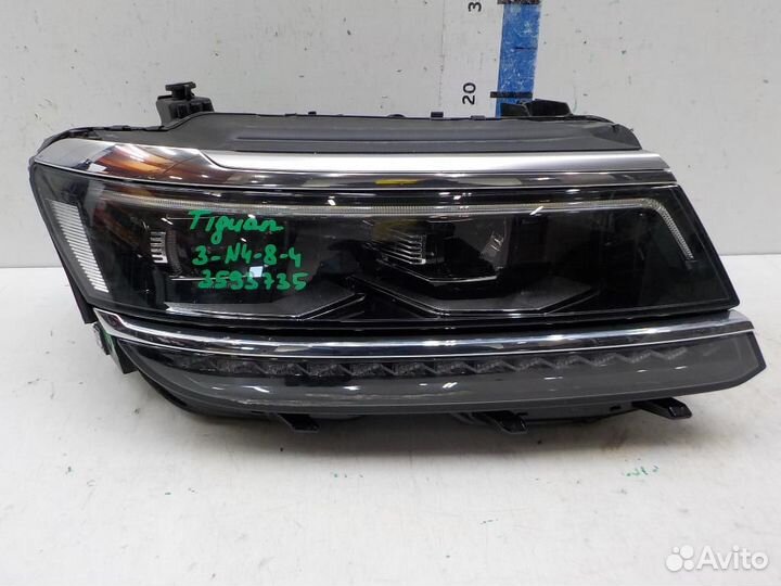 Фара правая Volkswagen Tiguan