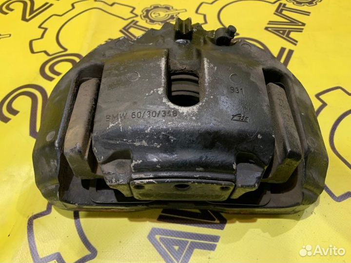 Суппорт передний правый Bmw 535Ix F10 N55B30 2011