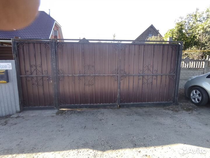 Секционные ворота с калиткой бу