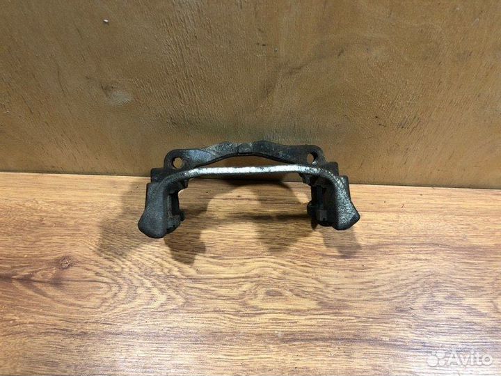 Скоба суппорта Ford Transit 2006-2014