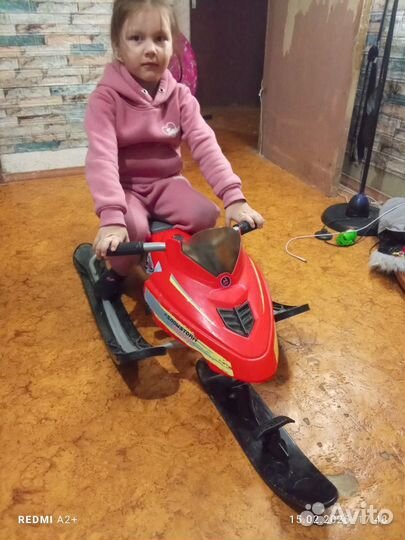 Детский снегокат с ручкой