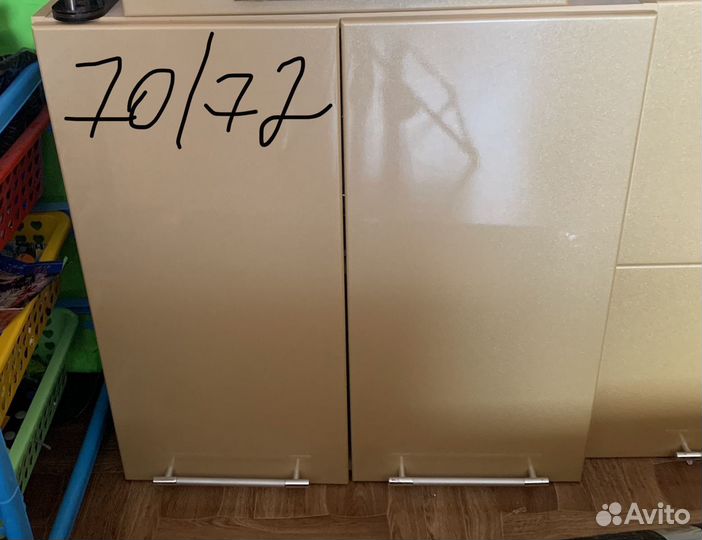 Кухонный навесной шкаф