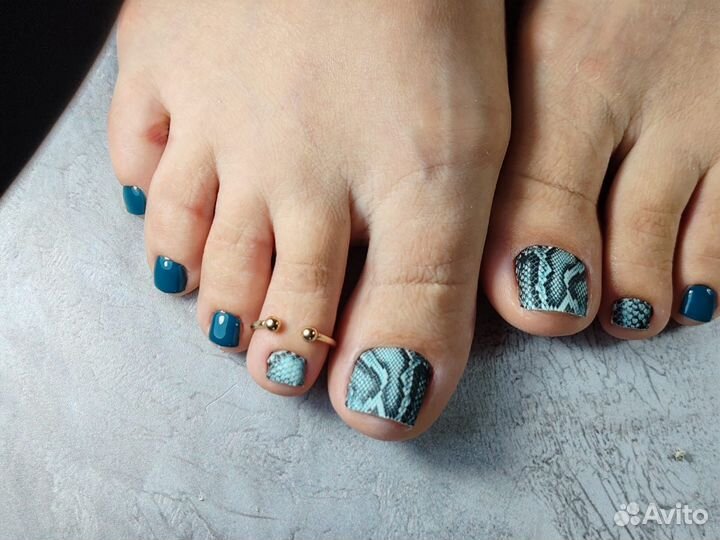 Маникюр педикюр