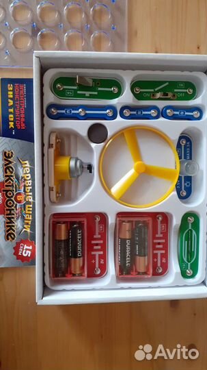 Электронный конструктор Знаток, набор А. Новый