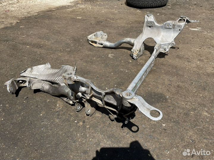 Подрамник Audi Q5 8R