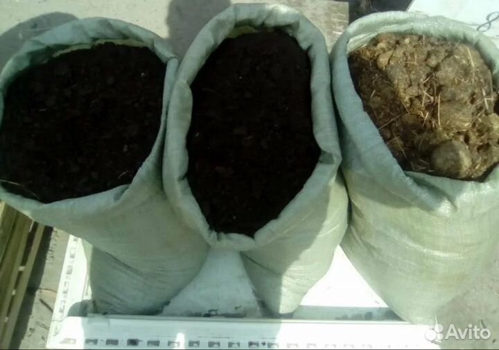 Чернозем с биогумосом в мешках