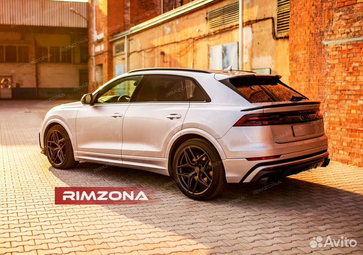 Кованые диски R22 на Audi RS Q8