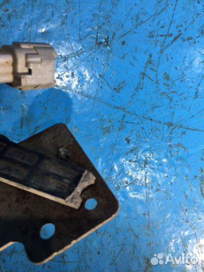 Датчик положения кузова Nissan Primera