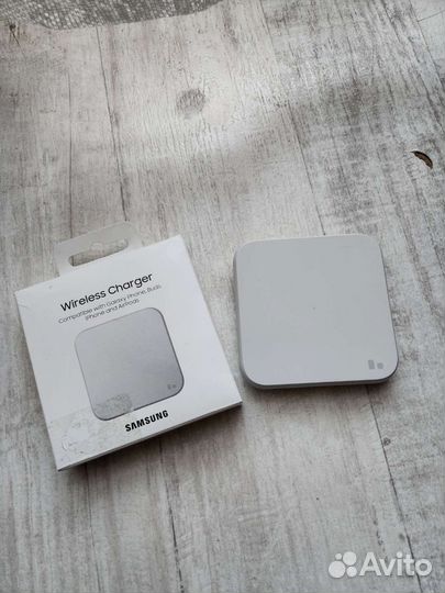 Беспроводное зарядное устройство Samsung EP-P1300