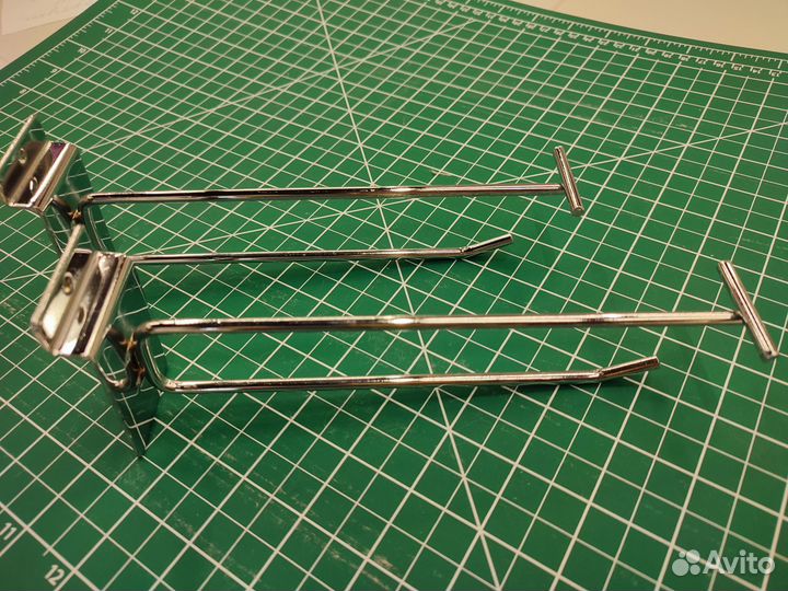 Крючки с ценникодержателем для экономпанелей