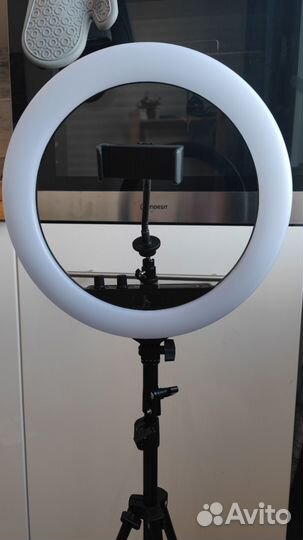 Кольцевая светодиодная лампа со штативом 36 см