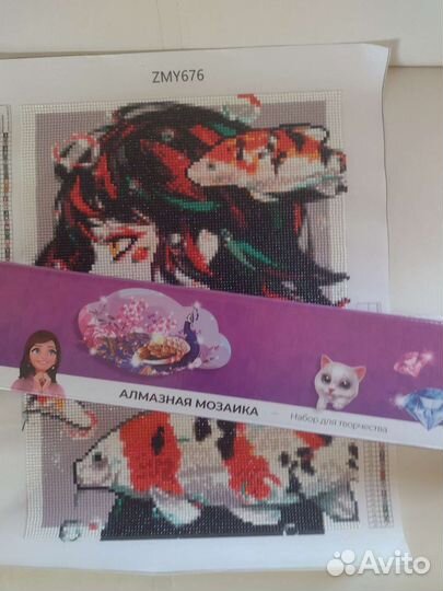 Собранная алмазная мозайка девушка и рыбы