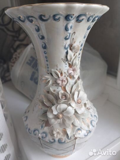 Ваза фарфоровая