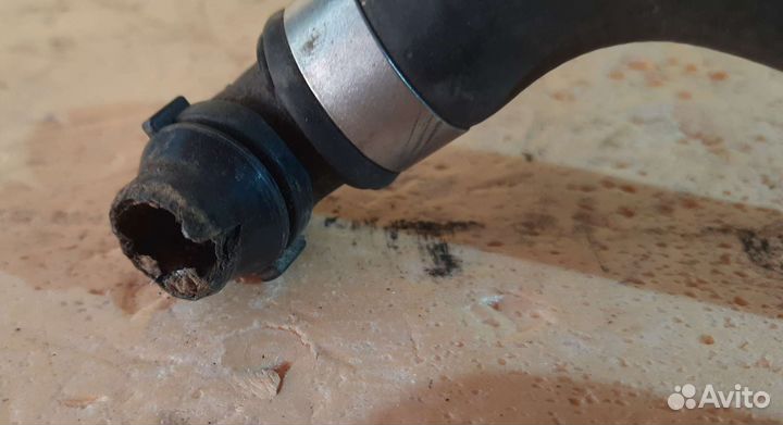 Патрубок отопителя Mercedes W211 A2118320094