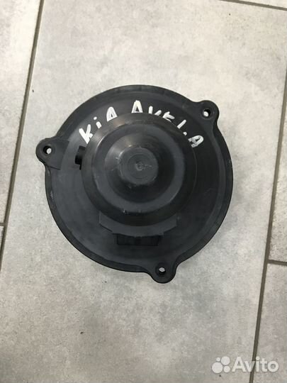 Мотор печки на KIA avella