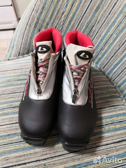 Лыжные ботинки